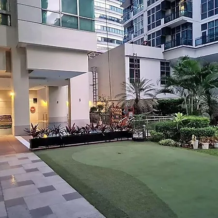 Big 2Br Near Burgos Circle,St Lukes -P Hamptons T1