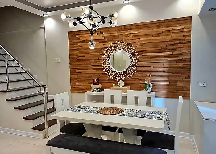 Big 2br Near Burgos Circle,st Lukes -p Hamptons T1 3* 마닐라