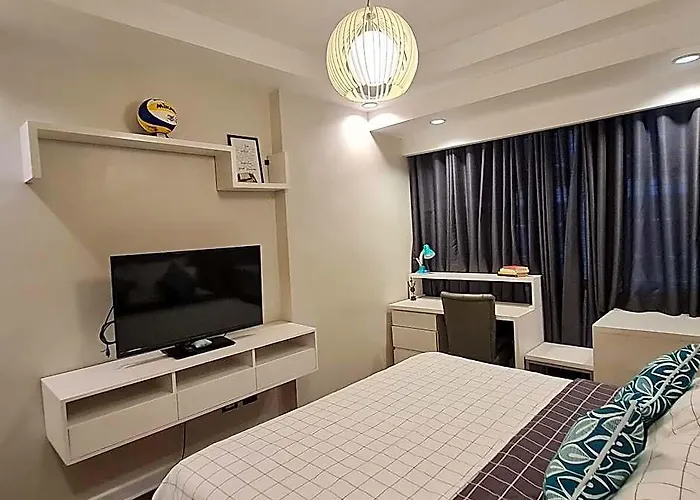 Big 2br Near Burgos Circle,st Lukes -p Hamptons T1 마닐라
