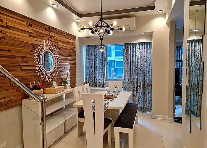 Big 2br Near Burgos Circle,st Lukes -p Hamptons T1 3* 마닐라