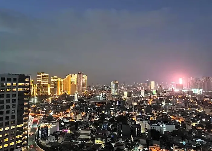 Big 2br Near Burgos Circle,st Lukes -p Hamptons T1 3* 마닐라
