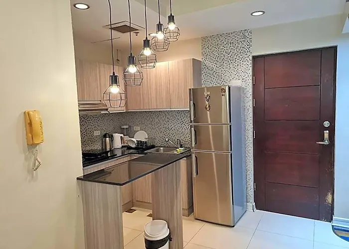 호텔 Big 2br Near Burgos Circle,st Lukes -p Hamptons T1 마닐라