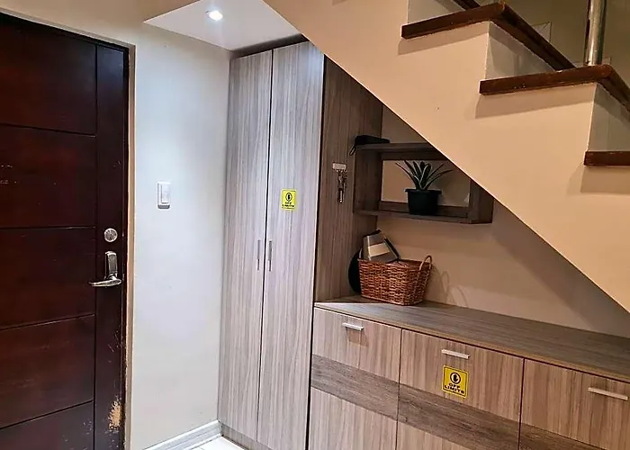 호텔 Big 2br Near Burgos Circle,st Lukes -p Hamptons T1 마닐라